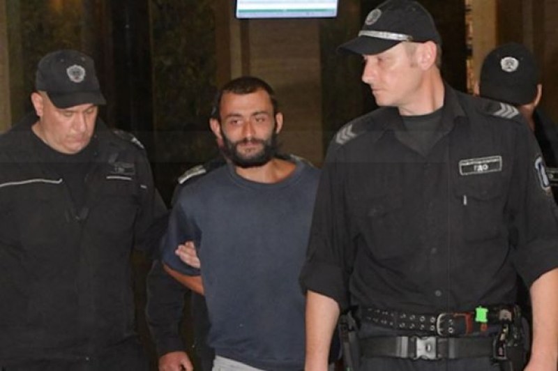 Психично болният, убил баща си, не помнел нищо