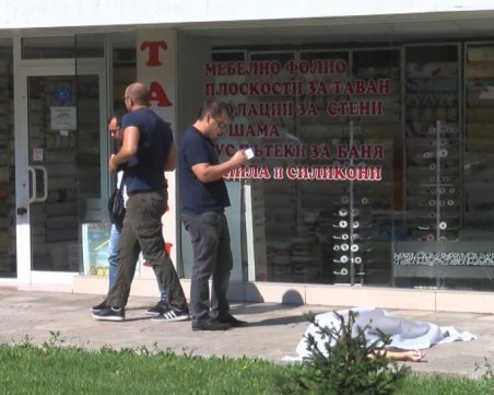 35-годишен мъж скочи от терасата на апартамента си и загина на място