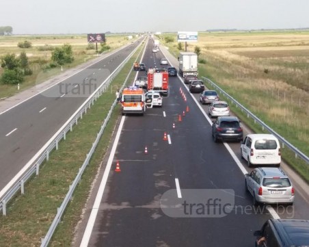 Две катастрофи на магистралата за Пловдив, движението е блокирано СНИМКИ и ВИДЕО