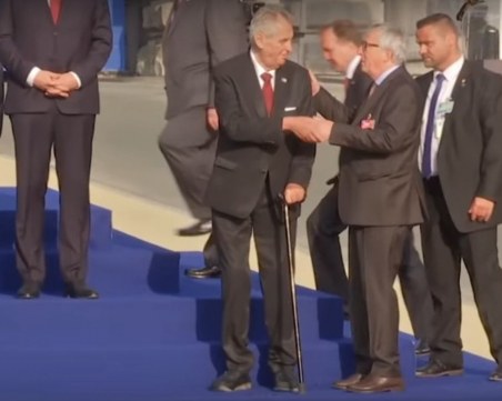 Пиян или болен е Жан-Клод Юнкер? ВИДЕО