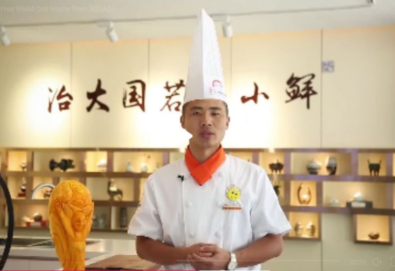 Китайски готвач направи Световната купа от... тиква ВИДЕО