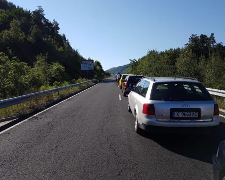 Маказа - 1234-и епизод: Днес задръстването преди границата е “само“ 2,5 км СНИМКИ