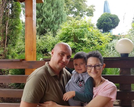 Думите на болна от левкемия млада майка ни хванаха за гърлото. Да помогнем! СНИМКИ