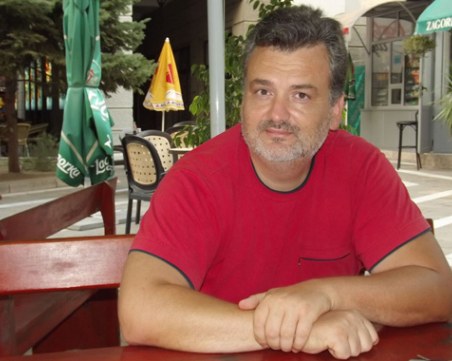 Народ трябва, не население! Иначе баба Дора ще плаче ВИДЕО