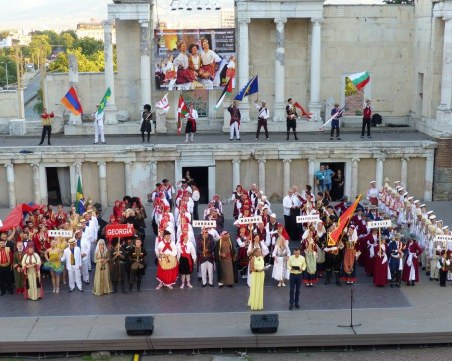 Фолклорна музика ще огласи центъра на Пловдив! Стотици музиканти идват под тепетата