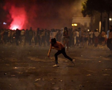 Френските фенове полудяха! Сблъсъци и арести след победата на петлите ВИДЕО и СНИМКИ