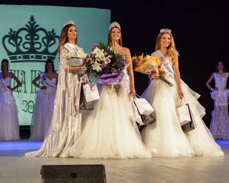 Теодора Мудева очарова публика и жури! Стана новата “Кралица на Бургас“ СНИМКИ