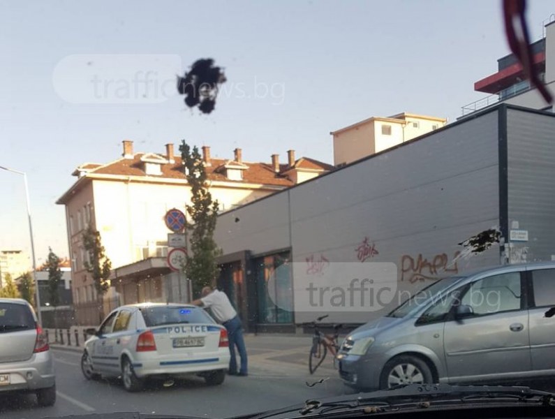 Блъснаха колоездач в центъра на Пловдив СНИМКИ