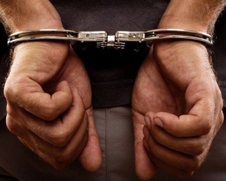 Арестуваха крадец, обрал жена на спирка в Пловдив