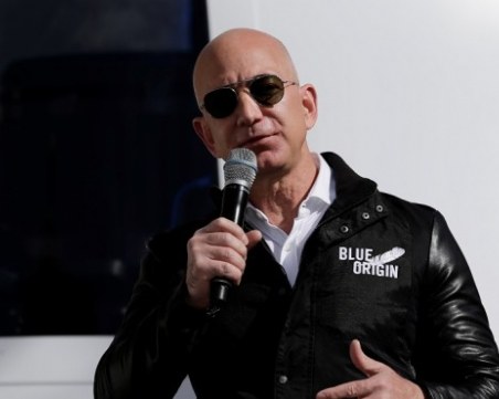 Джеф Безос вече е най-богатият човек в света! Разби рекорда на Бил Гейтс