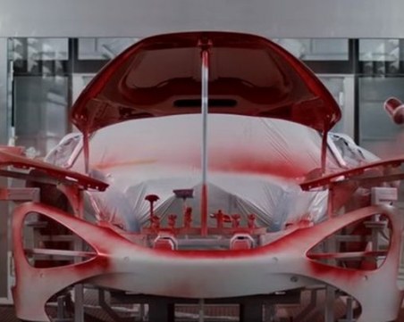 Вижте как се сглобяват колите на Макларън ВИДЕО