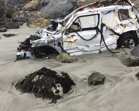 23-годишна шофьорка оцеля като по чудо, след като падна от 80-метрова скала