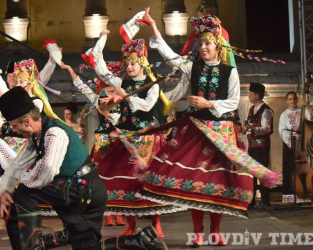 Народна музика озвучава Пловдив! Музиканти и танцьори  от цял свят идват под тепетата