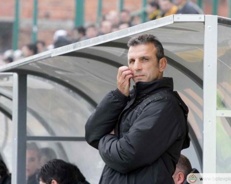 Двама специалисти се завръщат в школата на Ботев