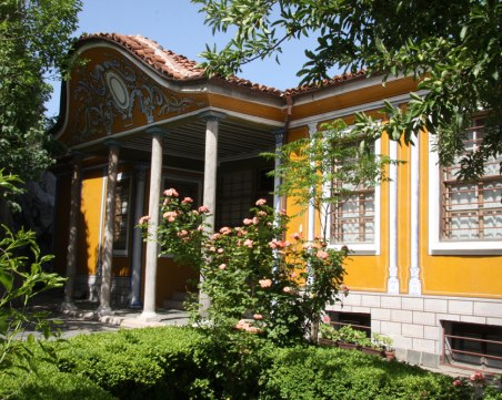 Откриват обновената експозиция в къща музей 