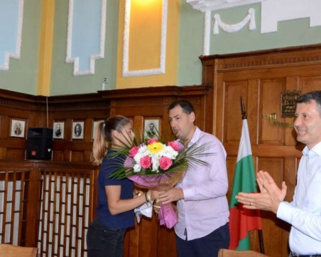 Златна лаврова клонка от кмета Тотев за световната шампионка Алекс Начева СНИМКИ