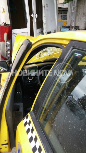 Таксиметров шофьор без книжка помете 9 коли на столичен булевард СНИМКА