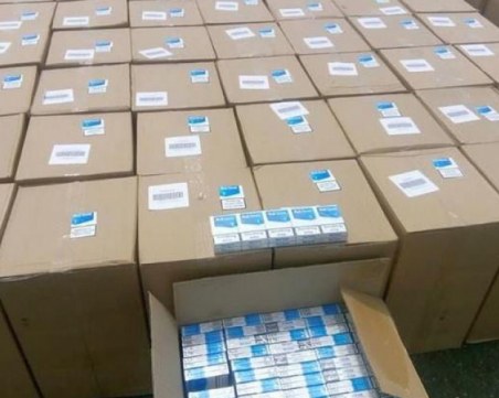 Арест на АМ Тракия! Намериха голямо количество нелегални цигари в микробус