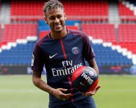 Неймар официално обяви къде ще играе следващия сезон