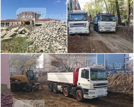 Пълен абсурд! Фирма май си взе тонове павета от 