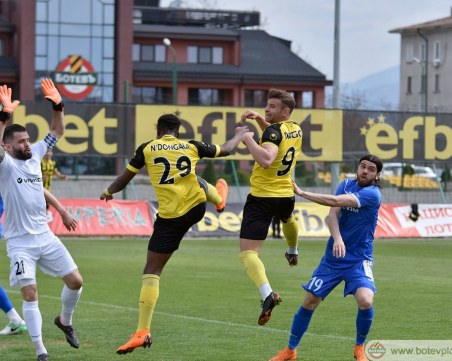 Ботев и Локо тръгват с различни кошници, но еднакви апетити