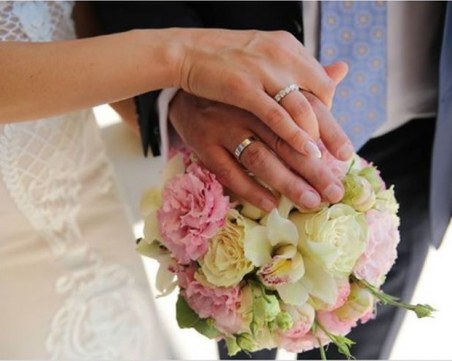 Певицата Емилия се омъжи за приятеля си Жорж Башур