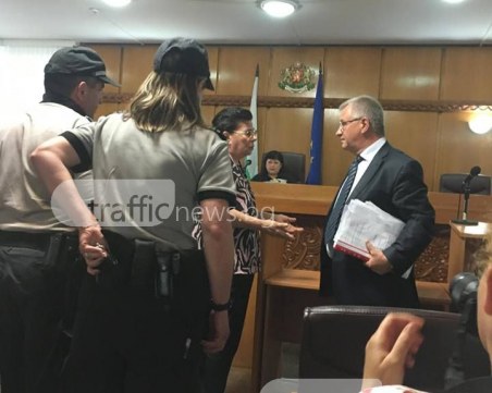 Зловещо подозрение! Опитали да убият Иванка Ройдова в затвора