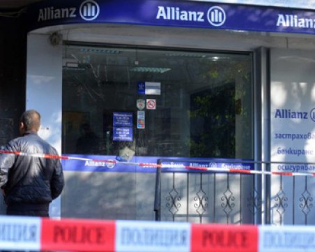 Банковите обирджии в Несебър 2 часа пробивали дупка в стената, но се изпарили за минути