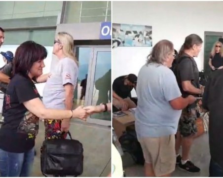 Iron Maiden кацнаха на летище Пловдив! Иван Тотев ги посрещна ВИДЕО