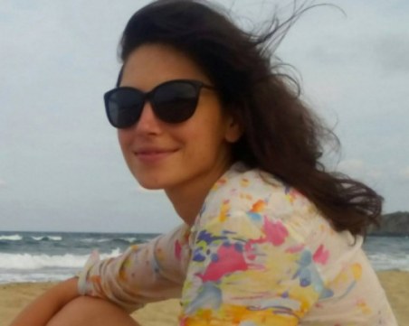 Колеги на младата лекарка, полетяла от 7-мия етаж, молят за още кръв! Не искат да я загубят!