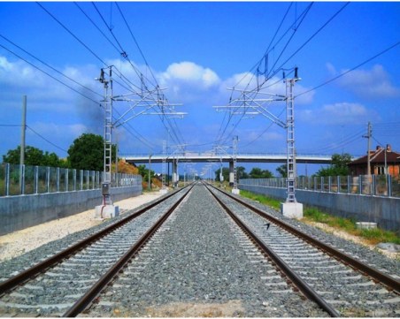 Влак премаза жена между Първомай и Караджалово