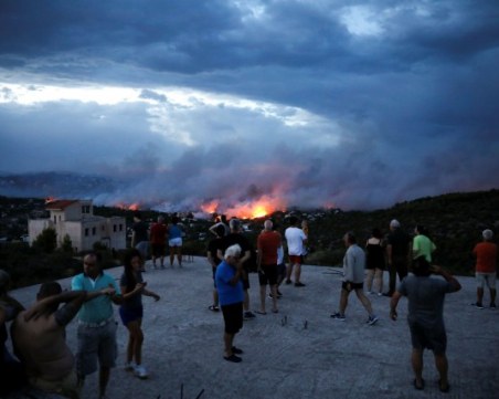 Извънредно положение в Гърция! Най-малко 50 души са загинали при пожарите СНИМКИ и ВИДЕО