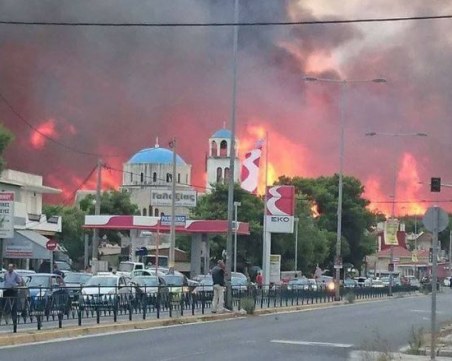 Като след война: Опожарена Гърция, масовата гибел и безсилието в огнения ад СНИМКИ и ВИДЕО