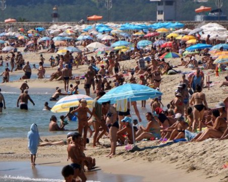 “Сън“: Момичета примамват пияни туристи на плажа в Слънчев бряг, после ги обират