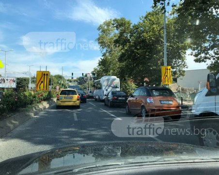 Табели лъжат блокирани хора в Пловдив! Огромно задръстване ядоса шофьори от сутринта СНИМКИ