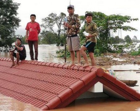 Язовирна стена се срути в Лаос, стотици са в неизвестност, има и загинали