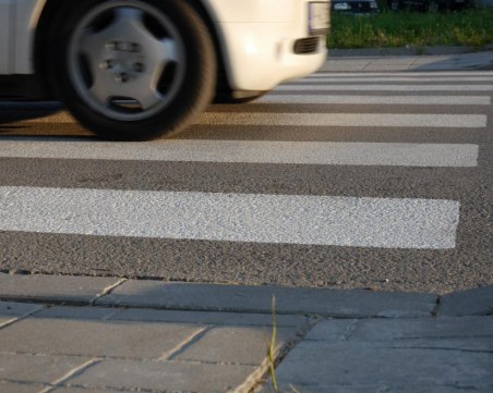 Жена блъсна пешеходка в Пазарджик, счупи й крака