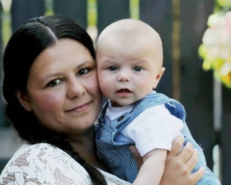 3-месечно бебе проговори! Така твърди майката ВИДЕО