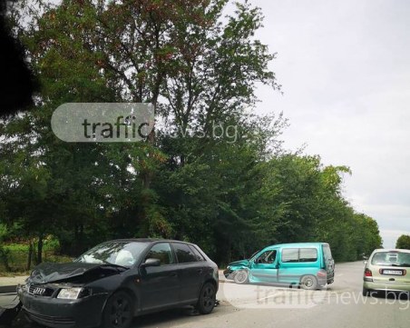 Две коли се помляха на Пазарджишко СНИМКИ