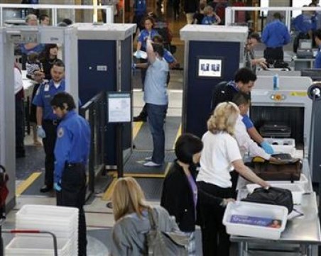 Край на ровенето: Скоро няма да вадим нищо от ръчния си багаж при проверка на летището