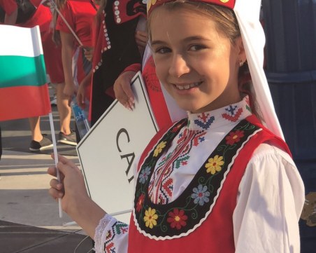 Талантлива пловдивчанка извоюва 4 медала в Холивуд! СНИМКИ