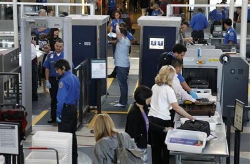 Край на ровенето: Скоро няма да вадим нищо от ръчния си багаж при проверка на летището