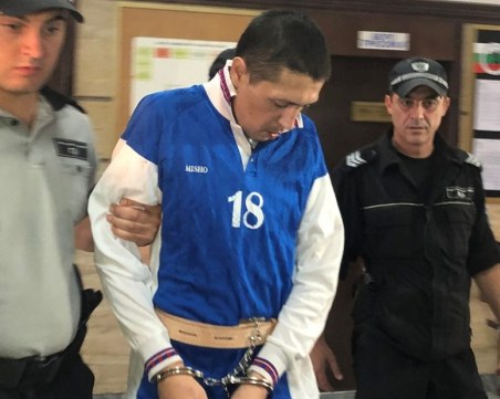 Оставиха в ареста дилъра, който се гаври 20 дни с 18-годишно момиче СНИМКИ