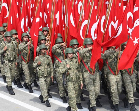 Плащаш и ходиш за по-малко време в казарма… в Турция