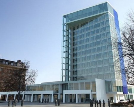 Пловдивчани решават: Да се дадат 12 млн. лева за ремонт на Партийния дом или той да се бутне