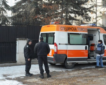 Тийнейджър наръга с нож свой връстник, момчето е с опасност за живота