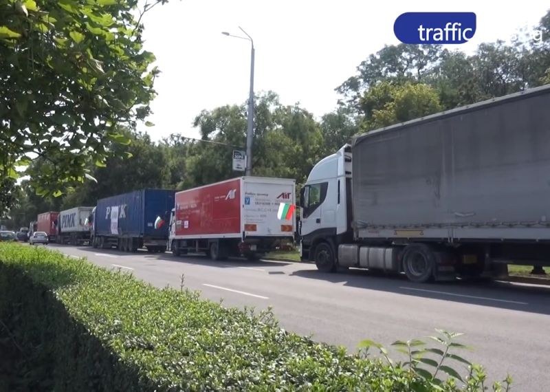 Камиони блокират регистрацията на коли в КАТ в цялата страна заради нова такса