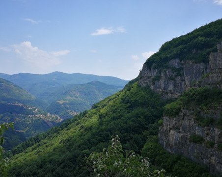 По стъпките на Вазов: Екопътека, която трябва да посетите СНИМКИ