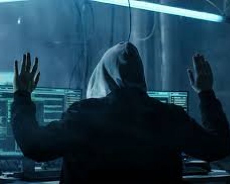 Арестуваха един от най-известните български хакери при мащабна спецоперация