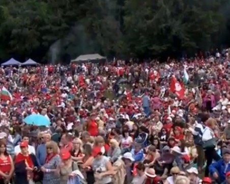 Бузлуджа се пука по шефовете: Всеки момент Горан Брегович се качва на сцената СНИМКИ